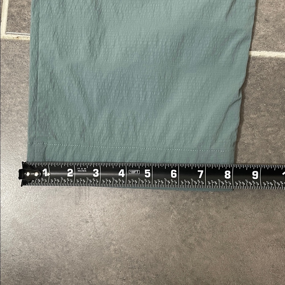 Athleta Cropped Sage-Green Drawstring Waist Pants - Picture 9 of 9